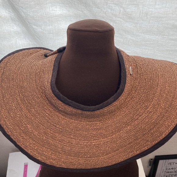 Madagascar Hat Company Packable Straw Visor Brown With Black Trim Sun Visor - Picture 4 of 12